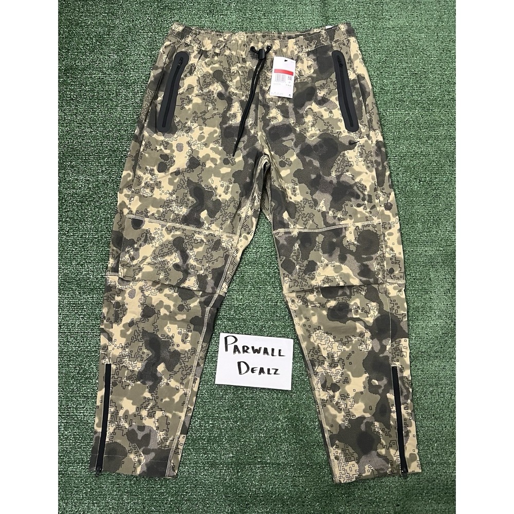 Nike Tech Pack Men's Dri-FIT Woven Camo Army Tapered Trousers Green Size Large